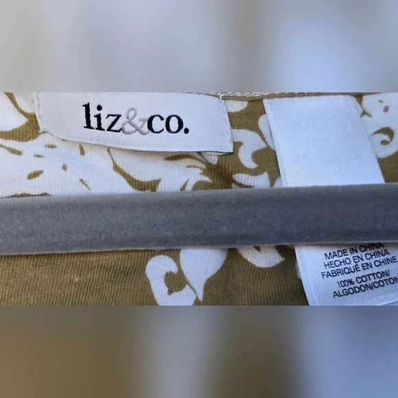 Liz & Co., Size L, Multicolor Floral Cap Sleeve Tee - Picture 3 of 6